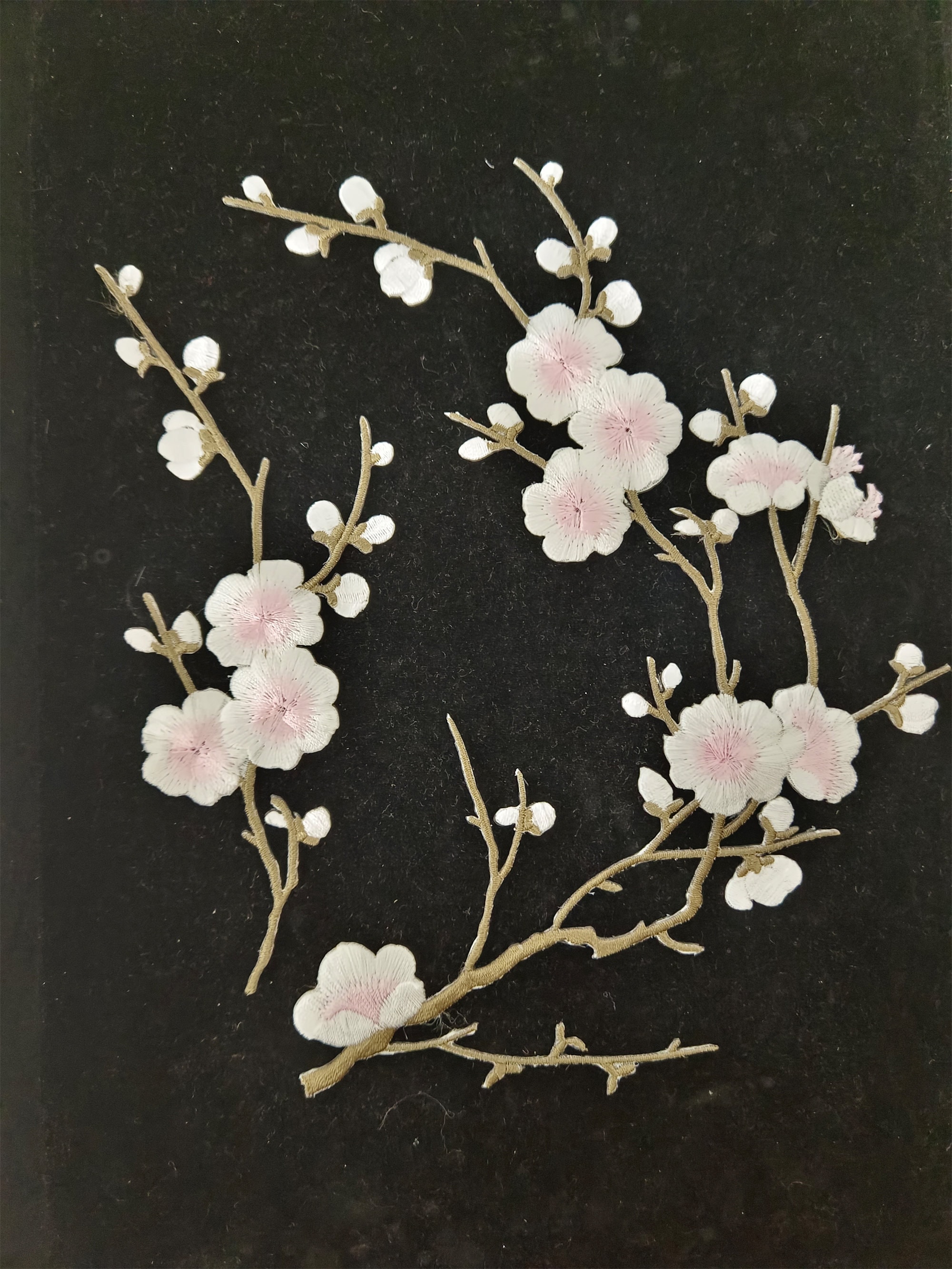 Hand-embroidered Chinese plum blossom embroidery cloth stickers cheongsam jacket luggage backing patch stickers