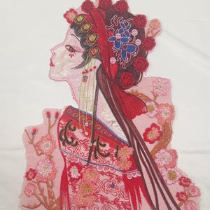 Adesivi in stoffa ricamati a mano in stile cinese con fiori dell'Opera di Pechino, adesivi in stoffa per giacche cheongsam, camicie, toppe