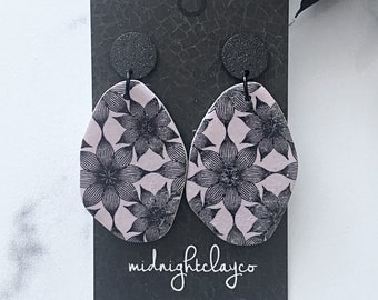 black floral earrings, statement earrings clay, handmade jewelry for women, mothers day gift for daughter, best sellers, pebble earrings