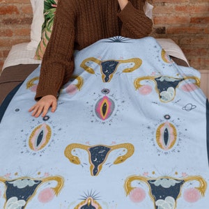 I am the Universe blanket | Soft throw blanket | Body positive, feminist, uterus and vulva art | Feminist, doula, midwife gift