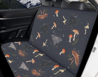 Capa para banco traseiro de carro no estilo Dark Academia – Estampa de mariposa-cogumelo e corvo