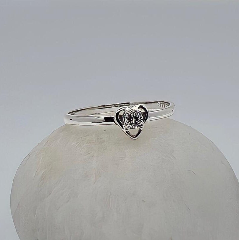 14k White Gold Diamond Triple Heart Infinity Ring - Size 6.75, 10 Diamonds