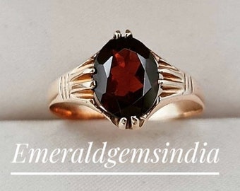 Anillo ovalado de granate rojo: plata de ley bañada en oro, piedra de nacimiento de enero