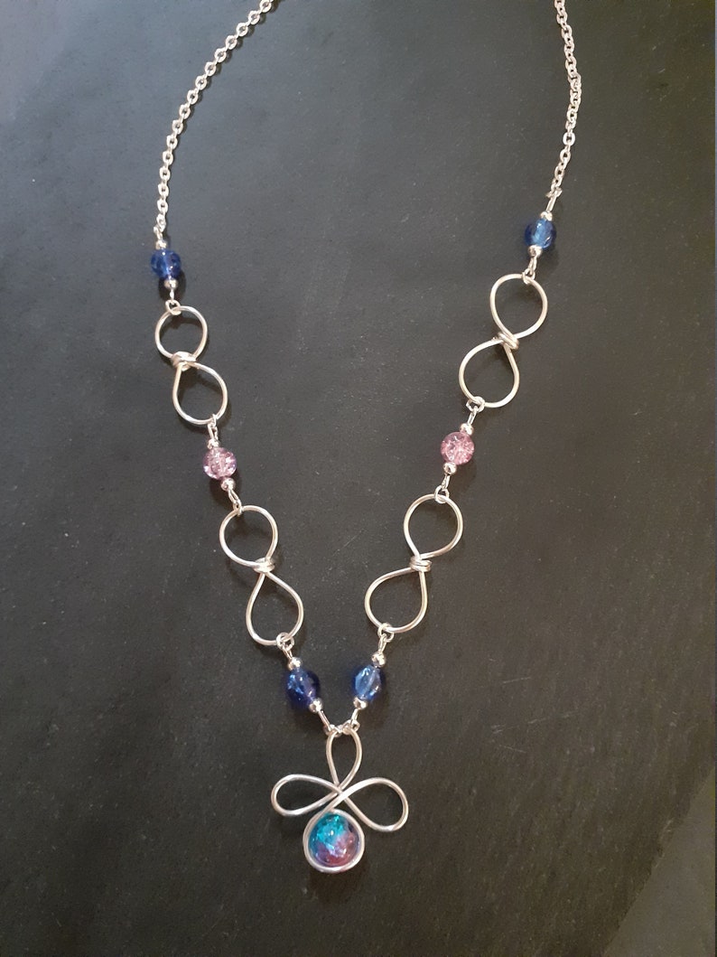 Silver Flower Pendant Necklace 18inch, Silver Wire Pattern Necklace 44.5cm necklace Silver Plated Blue and Purple Decorative Necklace