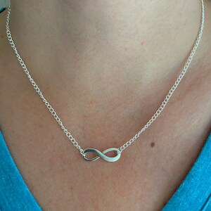 Silver Infinity Pendant Necklace: Minimalist Double Circle Design