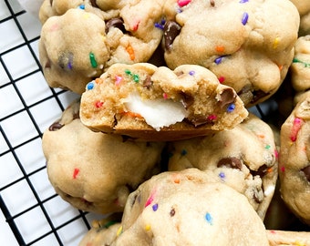 Stuffed Frosting Birthday Cake Chocolate Chip Cookies | Cookies and Cream | Gourmet Stuffed Cookie | Stuffed Gourmet Cookies