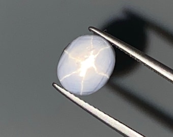 Zafiro Estrella Natural 6.301 ct, Cabujón Gris Lechoso