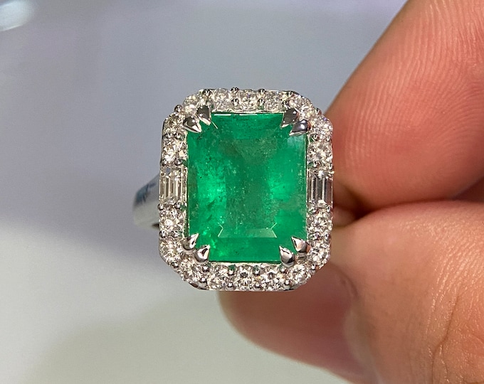 Natural Columbian Emerald 4.38 Carat Surrounded by 0.75 Carat Natural ...