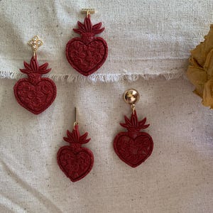 Sagrado corazón/ sacred heart earrings/ heart earrings/ clay earrings
