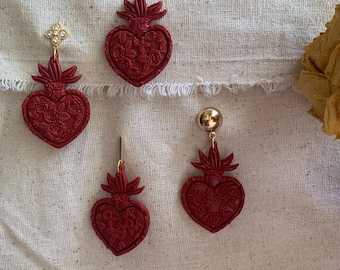 Sagrado corazón/ sacred heart earrings/ heart earrings/ clay earrings