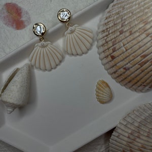 Ariel sea shell earring/ polymer clay earrings/ sea shell earrings/ beach earrings