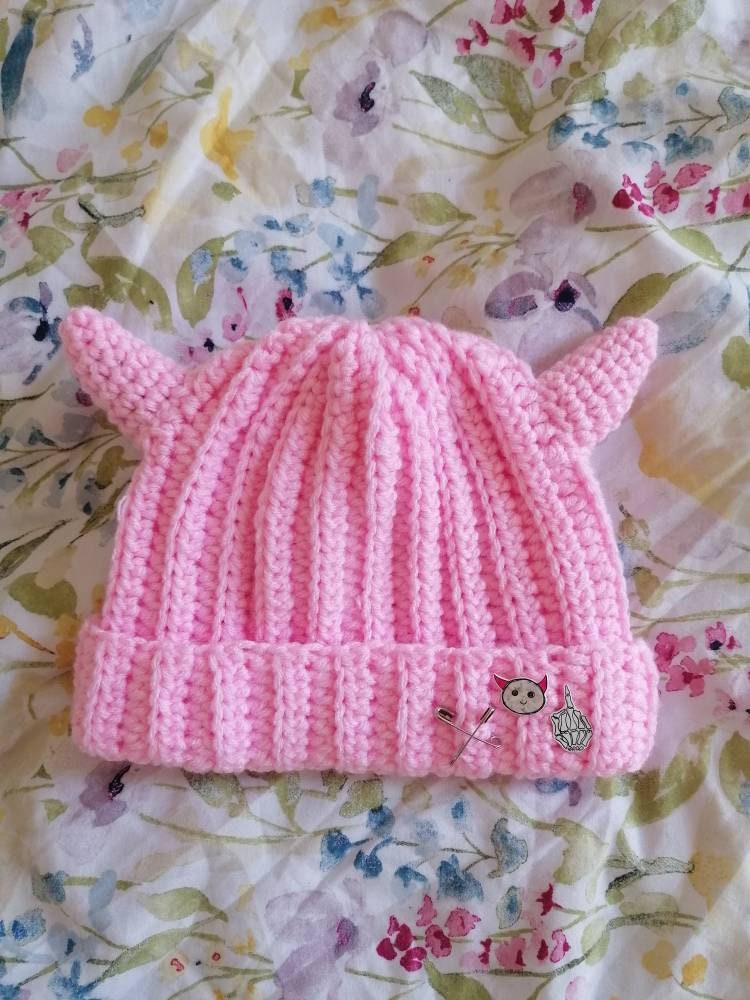 Cute Devil Horn Beanie Hat – White Plush Winter Cap with Pink Horns & X Eyes Peach Pink Devil Horn Beanie Hat – Plush Winter Cap with  main image 2