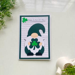 Carte faite main pour la Saint-Patrick, Paddys Day, Cartes de gnome de la Saint-Patrick, Carte de trèfle irlandais, Feuille de trèfle, Chance des Irlandais