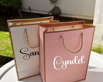 Personalized Gift Bag-Elegant Gift Bag-Gold and White Gift Bag-Bridesmaid Gift Bag-Wedding Gift Bag-Bridal Party Gift Bags-Wedding Bags