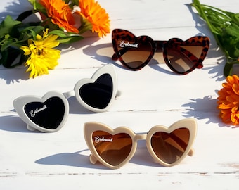 Custom Bridal Party Heart Shaped Sunglasses，Hen Party Glasses，Bachelor Party Gift,Bridesmaid gift