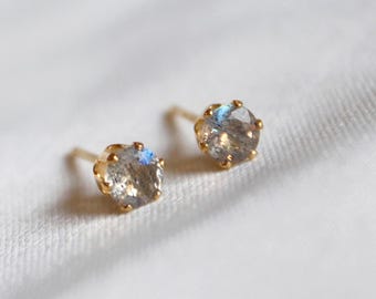 Labradorit Ohrstecker | Echte Edelstein Ohrstecker | Echter Labradorit | Kleine Labradorit Ohrringe | 14k Gold gefüllt | Sterling Silber