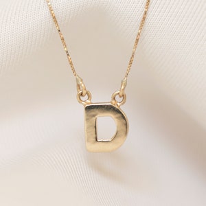 Collar con letras de oro macizo de 18 k / Charm con letras de oro / Colgante con letras de oro / Collar con iniciales / Collar con nombre de oro macizo / Collar de oro auténtico