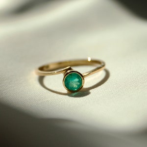 Real Colombian Emerald Ring with 18k Gold | Solid Gold Emerald Ring | Dark Green Faceted Emerald Ring | Dainty Emerald Ring
