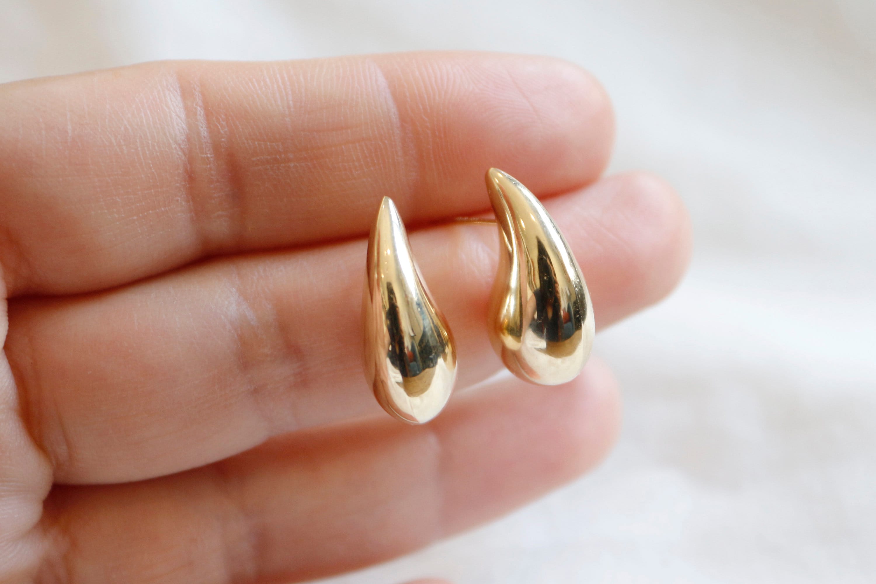 アクセサリーその他 BOTTEGA VENETA Silver earrings YELLOW GOLD Bottega Earrings, Teardrop Earrings, Gold Hoop Earrings