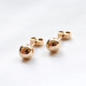 18k Gold Ball Stud Earrings | 18k Gold Ball Earrings | Solid Gold Pebble Studs | 18k Ball Studs