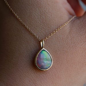 Australian Crystal 'Flash' Opal in 14k Gold with Adjustable Chain