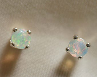 Opal Ohrstecker | Feueropal Ohrringe | Echter Opal | Echter Opal Ohrstecker | Kleiner Opal Ohrring | Äthiopischer gelber Opal | Silber Opal Ohrstecker