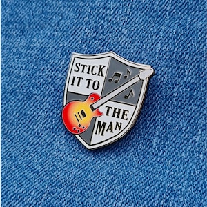 Pin de la Escuela de Rock: ¡Dale caña al hombre!