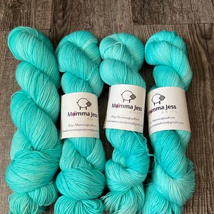 Handgefärbtes Fingering/Sockengarn, “Aqua”