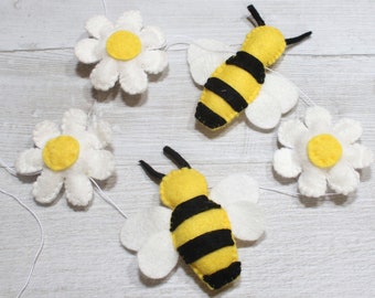 Bee felt garland sewing kit, Beginner Sewing Kit, Felt Garland Kit, Sewing Kit for Adult, sew your own kit, Craft gift, kit for sewing craft