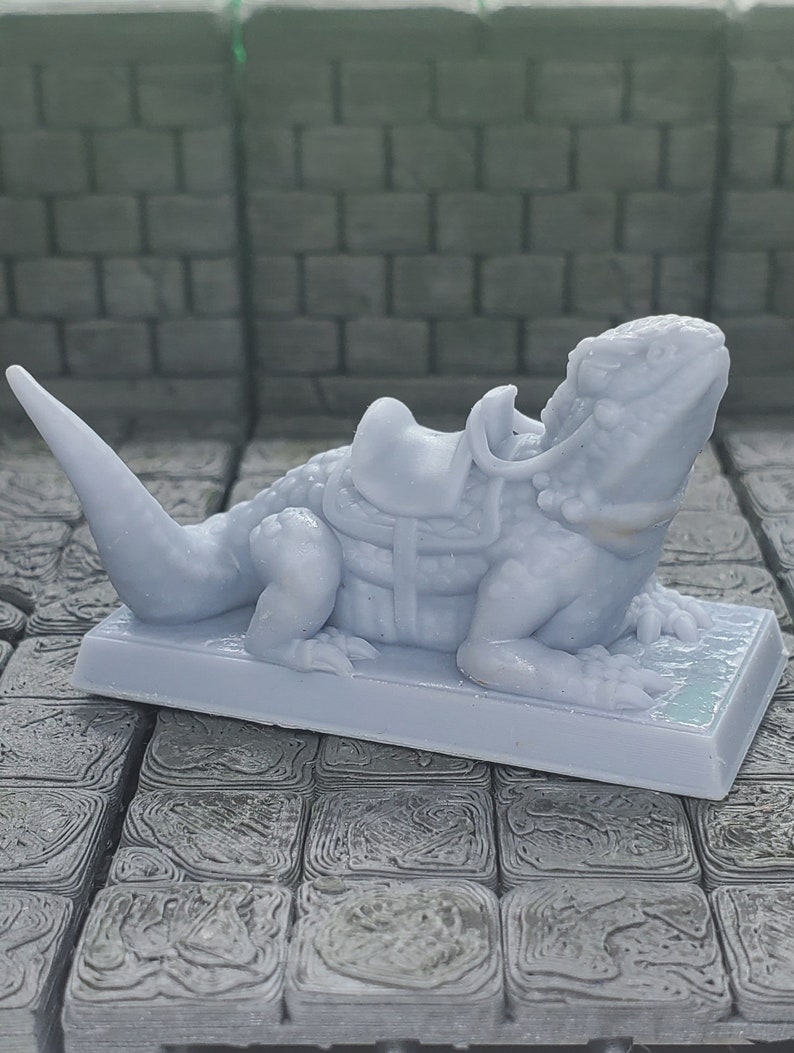 Lizards, bears, wolfs, and wild boar 28mm Dungeons and Dragons Pathfinder Resin 3d printed Lizard with saddle