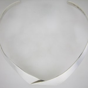 16&quot; Solid V Shaped Silver Necklace