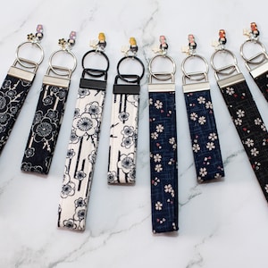 Llavero asiático oriental hecho a mano con dijes kawaii (tamaño mini o de pulsera)