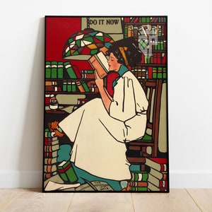 Puede incluir: Un p&oacute;ster vintage con una mujer sentada en una biblioteca, leyendo un libro. El p&oacute;ster est&aacute; en un esquema de color rojo, verde y negro y presenta el texto "DO IT NOW".
