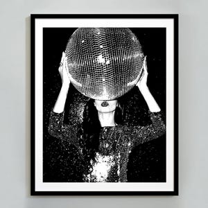 Frau Disco Ball Kopf Poster, schwarz und weiß, Groovy Disco Ball Print, Retro Wandkunst, Funky Poster, Teen Girl Zimmerdekor, digitaler Download