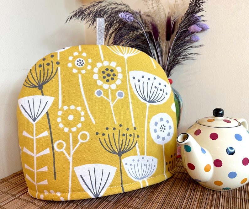 Scandi Flower Tea Cosy, Tea Cosy voor theepot, theeliefhebber cadeau, nieuw huis cadeau, moeder cadeau, S, M, L, XL maten Ochre