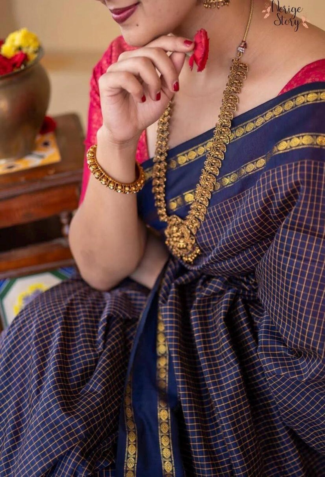 Retsy Retta Navy Blue Vintage Gadwal Checked Silk Cotton Saree With a Gold Zari ...