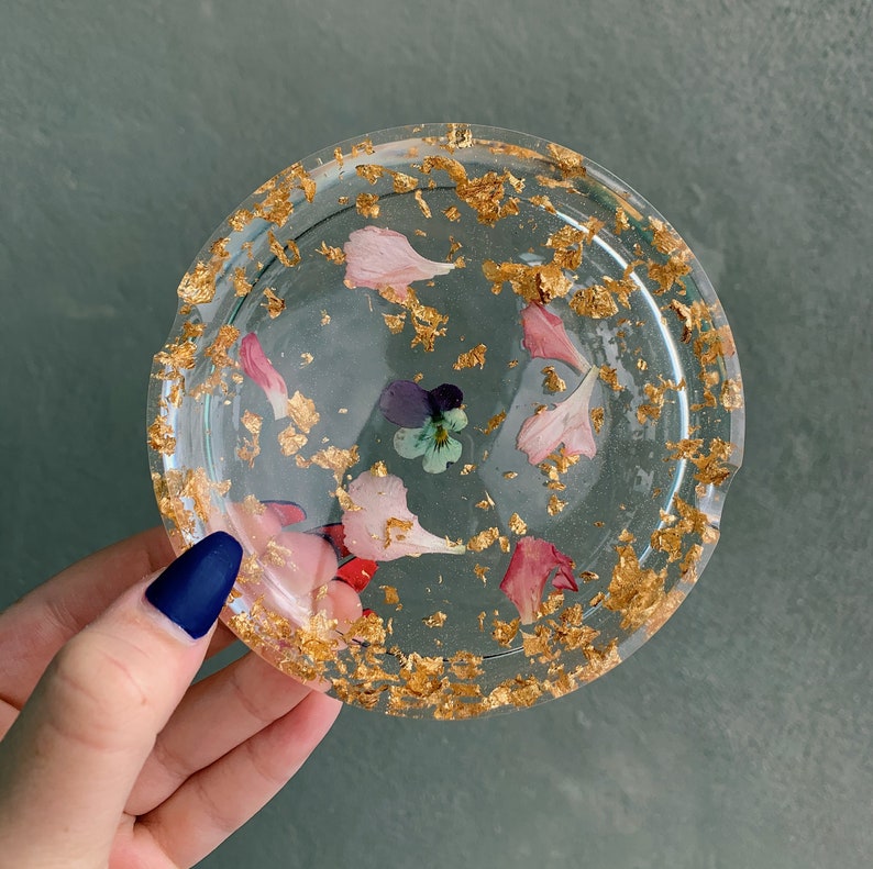 Single Flower Resin Ashtray With Petals Etsy