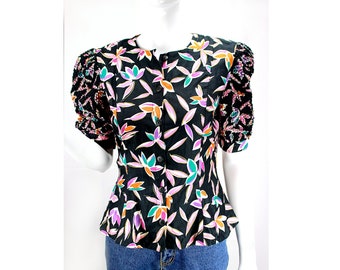 Vintage Top Short Puff Sleeve Peplum Shirt Blouse Smocked Button Up Black Hawaiian Balloon Flowers Small Medium 1980's - Petites by R&K