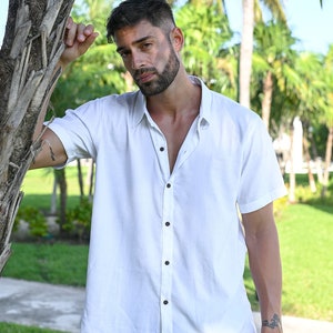 Casual short sleeve bamboo shirt.