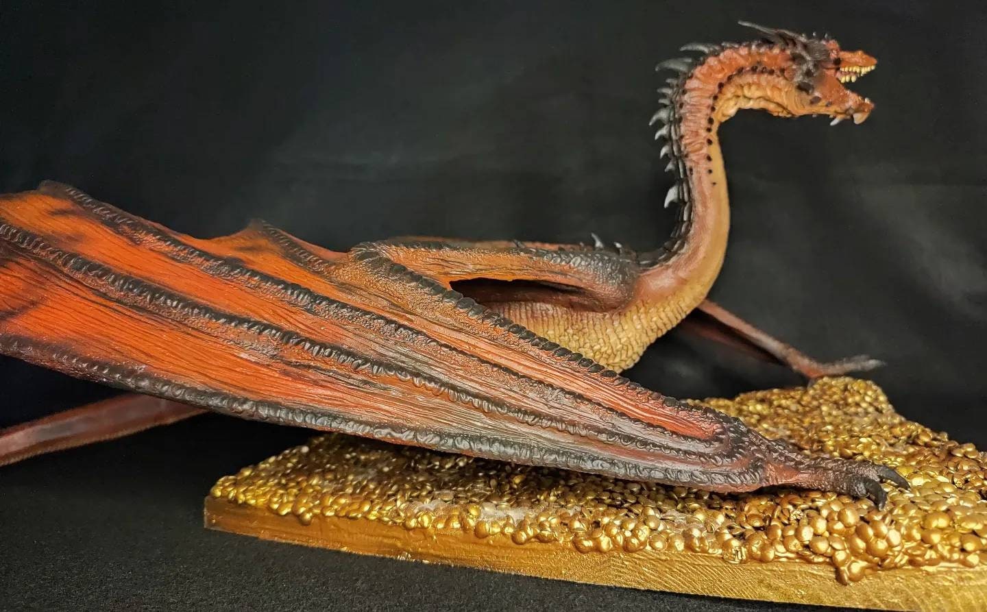 ドラゴンのスマウグ、ロード・オブ・ザ・リングのミニチュア、ホビット