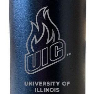 University of Illinois at Chicago 32 oz Engraved Insulated Stainless Steel Water Bottle with Screw on Lid