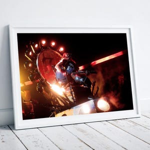 Puede incluir: Un letrero de madera rústica con el texto "Welcome to our home" en letras blancas. El letrero presenta un acabado envejecido y un diseño simple y acogedor, ideal para la decoración de la entrada.