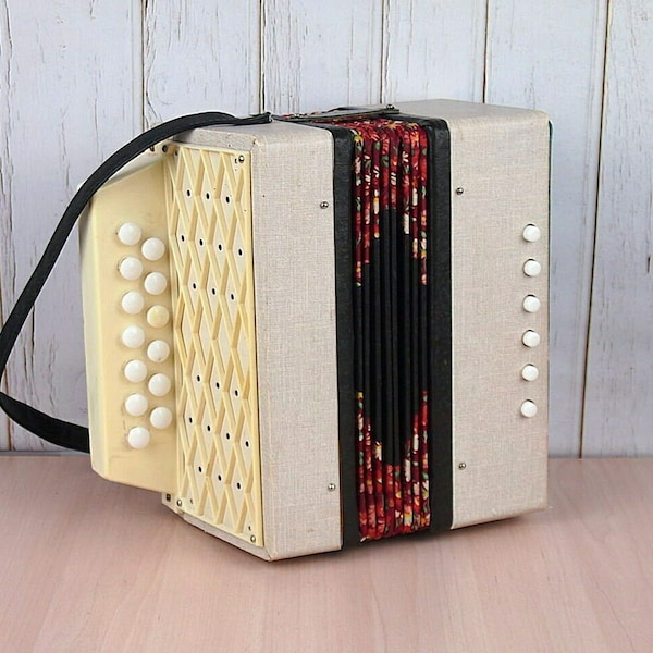 Vintage Soviet CHILDREN'S HARMONY keyboard musical instrument accordion harmonica child  MALISH 6 bass Made in Ussr