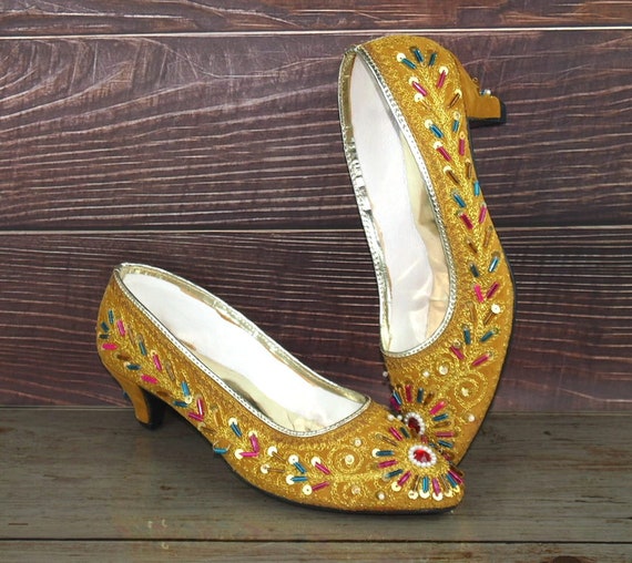 Buy female shop shoes online