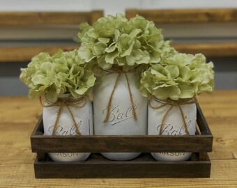 Farmhouse Hydrangea Centerpiece: Rustic Mason Jar Floral Arrangement