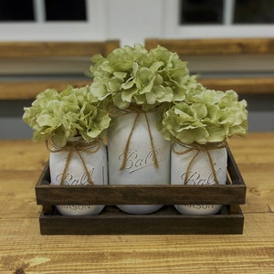 Farmhouse Hydrangea Centerpiece: Rustic Mason Jar Floral Arrangement