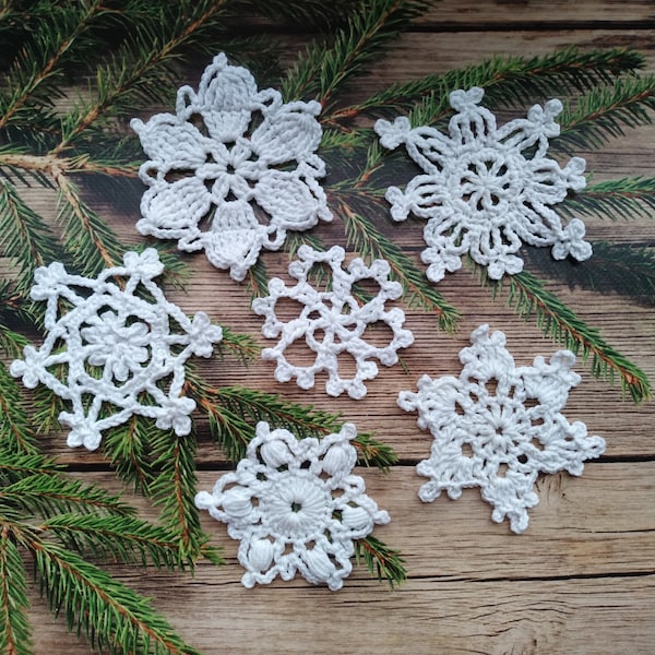 6 Snowflakes Designs, 5 PDF files including video, Crochet Snowflake Pattern, Winter Holidays Decor, Gift for Crocheter
