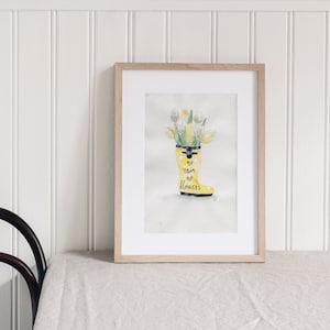 Sin lluvia, sin flores. Ramo de tulipanes en botas de goma. Ilustración original de acuarela con letras. Cartel hecho a mano para su interior.