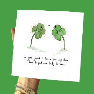 Amis du trèfle à quatre feuilles | Grande carte carrée | Un bon ami est comme un trèfle à quatre feuilles : difficile à trouver et chanceux à avoir | Amour et amitié