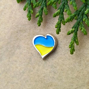 Small Lapel pin Heart Ukrainian Flag, Blue & Yellow Flag, Український Прапор, Ukraine